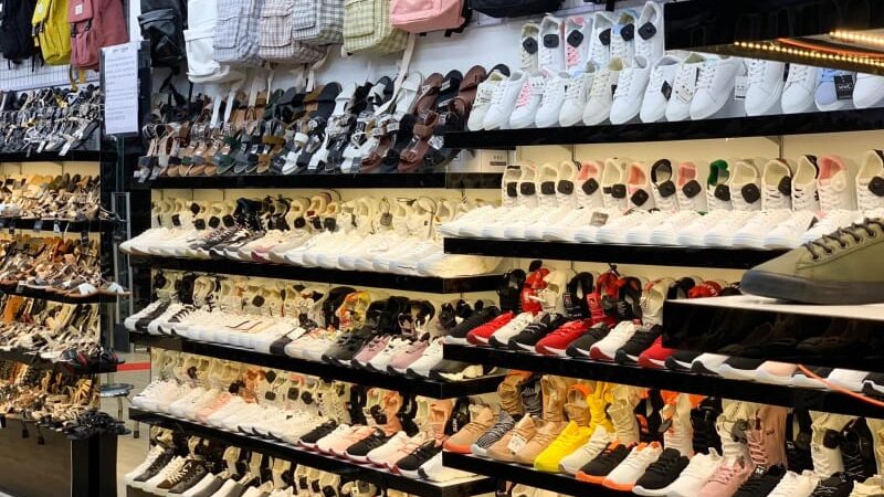 Top 5 Shop bán giày thể thao nam đẹp nhất quận 7, TP. HCM
