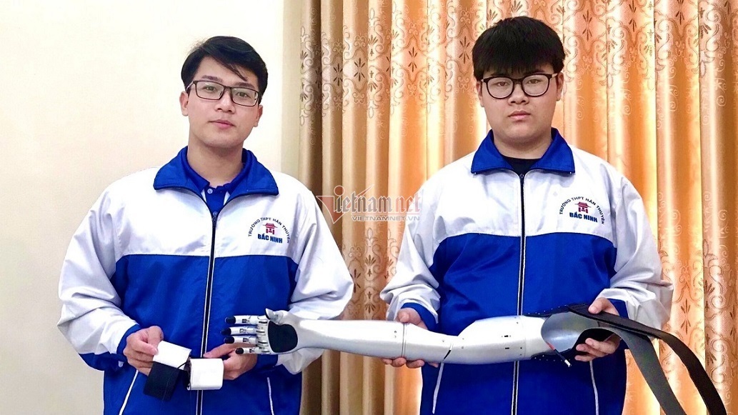 Cánh Tay Robot Và Những Sáng Chế Khoa Học Kỹ Thuật Ấn Tượng Của Học Sinh Việt Nam